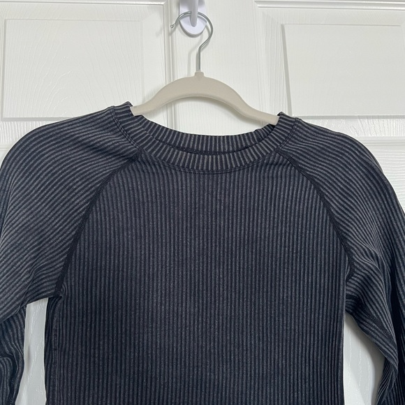 Aura Charcoal Ribbed Crop Top - Picture 3 of 4